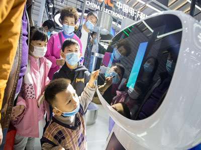 小度通過與產業(yè)鏈企業(yè)合作，能夠讓客人有更好的體驗